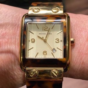 MK square faced watch